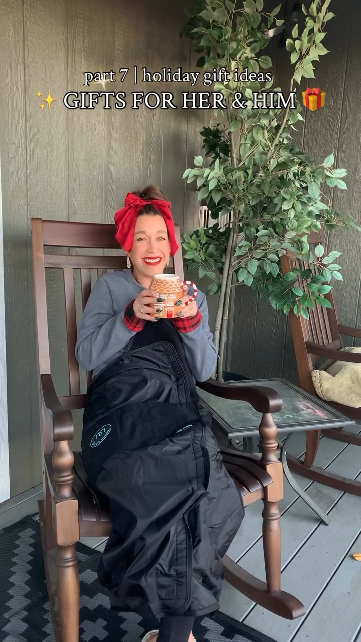 part 7 | holiday gift ideas you will ACTUALLY use and a FAVORITE Winter purchase from last year bc it keeps my legs toasty warm outside even in freezing temps during the coldest months here in the PNW. 🎄✨❄️

GREAT GIFT FOR:
- fisherman or hunters 
- camping or hiking or outdoor enthusiasts 🥾
- moms who watch sports out in the cold
- people who attend events in cold weather 
- anyone who likes to sit outside during the winter months & enjoy the view like I do from my porch 🥰

🛒 comment “shop” for the link 

📹check out my other videos for more holiday gift ideas

#wintergifts #giftsforher #giftsforhim #christmasgiftsforhim #christmasgiftsforher