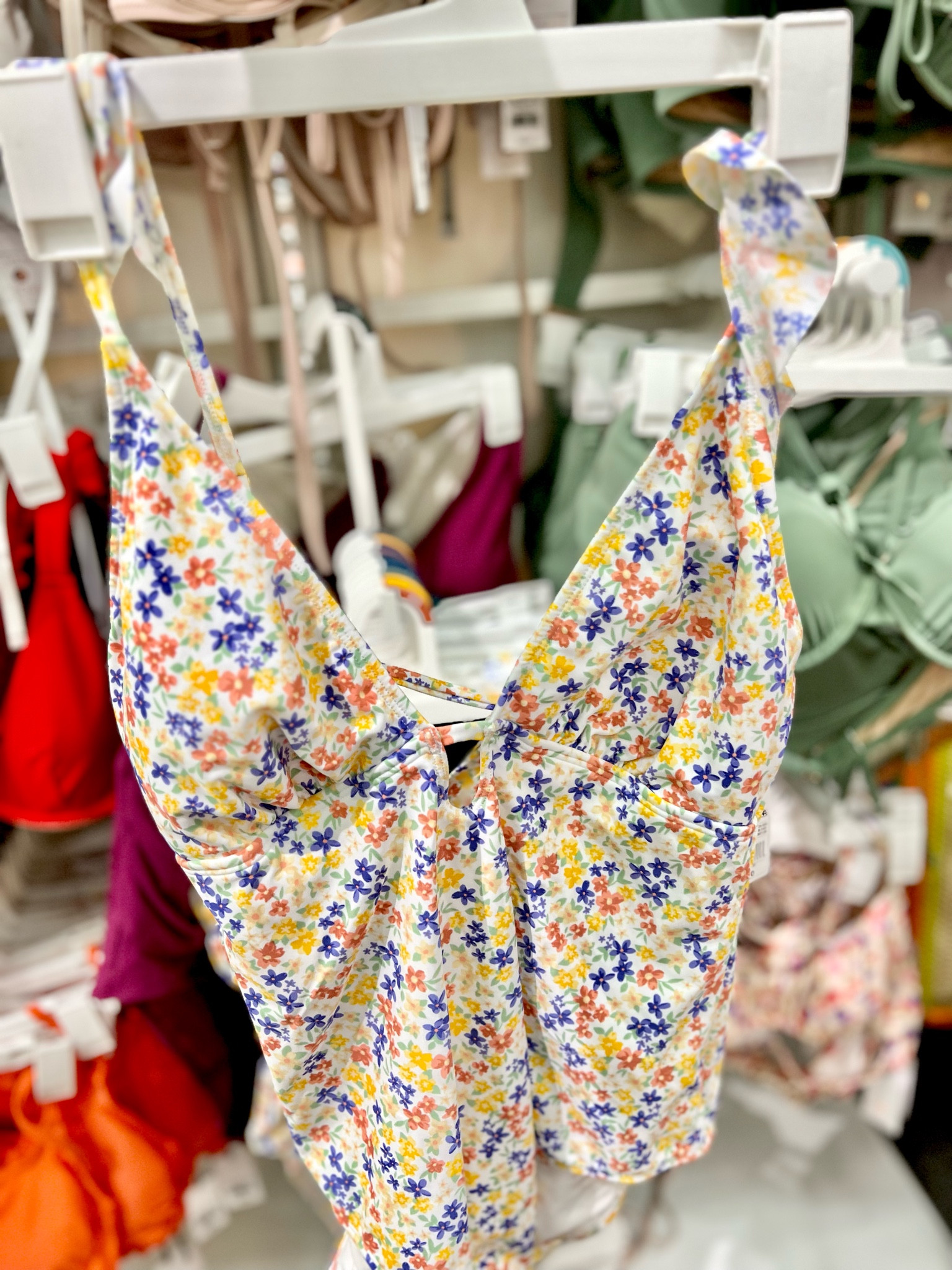 Women's Ruffle Shoulder Plunge One Piece Swimsuit - Shade & Shore™ Ditsy Floral Print

Now 20% off till 3/1 using Target circle 

#LTKstyletip #LTKSale #LTKswim