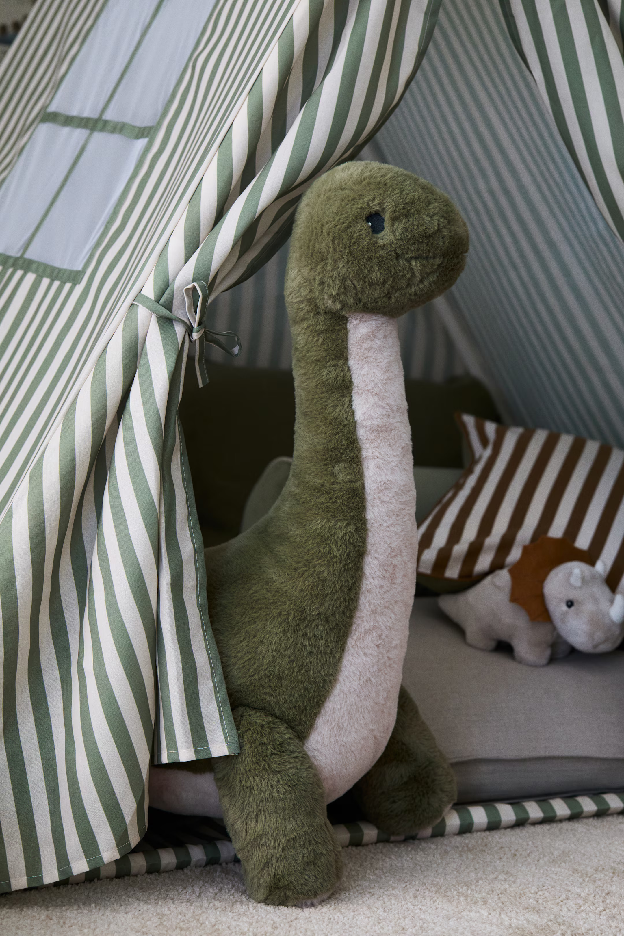 Brontosaurus Soft Toy | H&M (US + CA)
