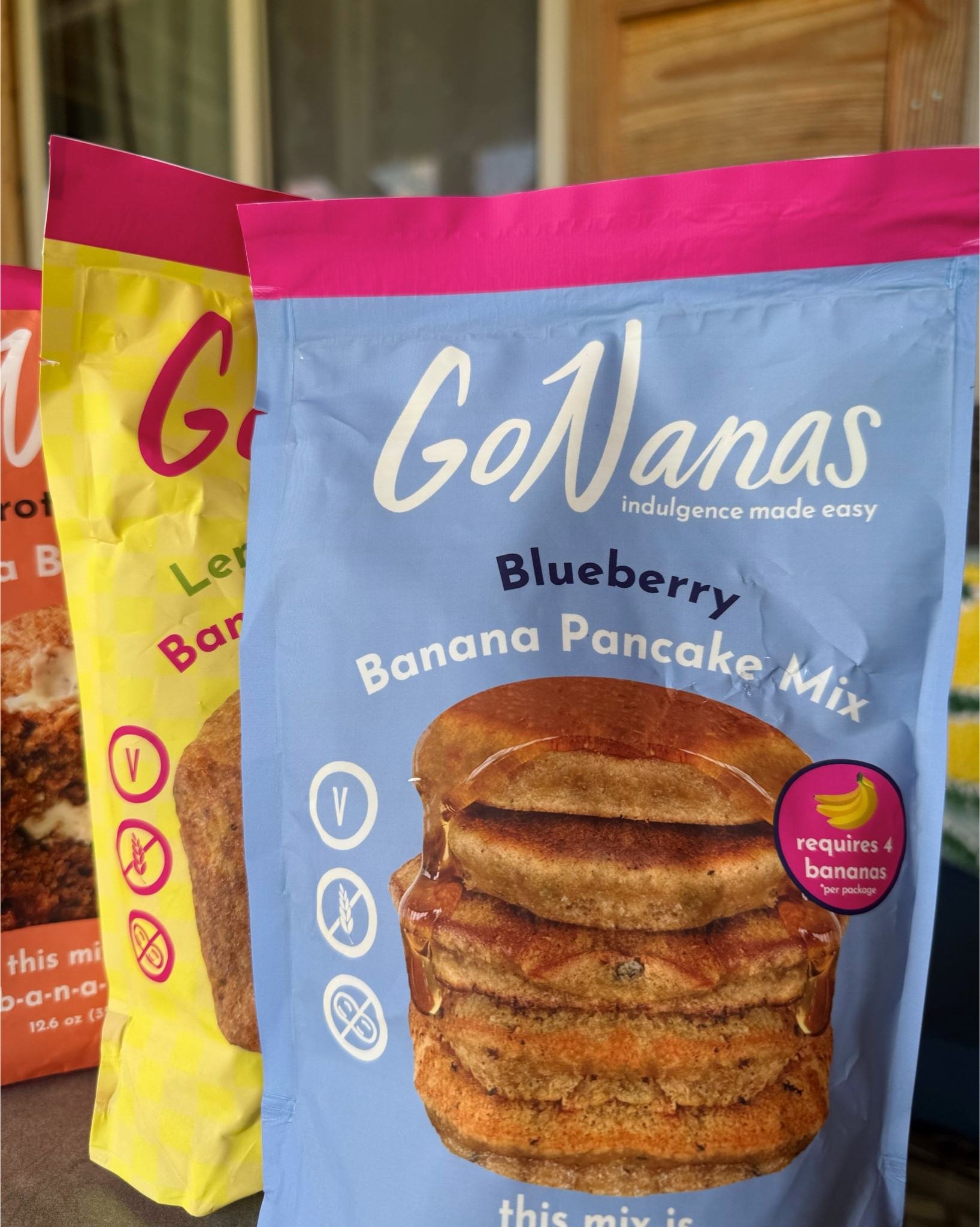 GoNanas is my new go to for pancakes + muffins !! I made the Carrot Cake banana bread muffins today! 🥕 Their new spring menu is PERFECT! 

- Simple ingredients
- SUCH A GOOD TASTE! 
- Easy to make! It took me less than 5 minutes to mix these up and pop them in the oven! 
- Naturally vegan, gluten free, and nut free! 

#GoNanas #GoNanasPartner 