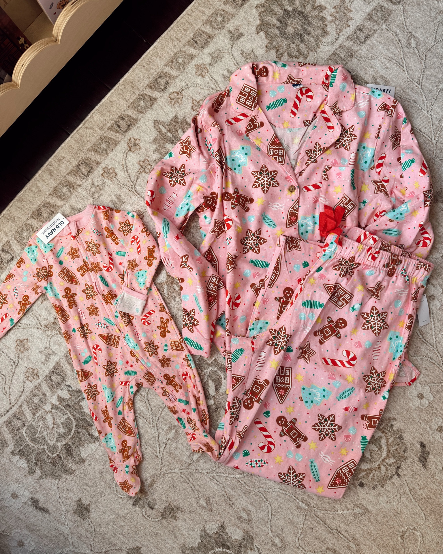 Matching mama and me pink Christmas pajamas 🩷 couldn’t pass these up… with the gingerbread details!! 🥲 they’re sooo cute!

Size L for me, size 3-6m for Evelyn 

Christmas pajamas, matching jammies, holiday PJs, gingerbread houses, pink Christmas 

#LTKFindsUnder50 #LTKBaby #LTKFamily
