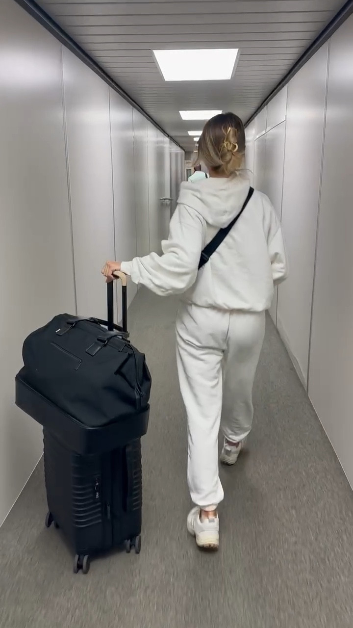 Travel outfit ✈️

Travel outfit. Loungewear. Alo. Sweatpants. Matching set. Cozy outfits. 

#LTKCyberWeek #LTKFitness #LTKTravel
