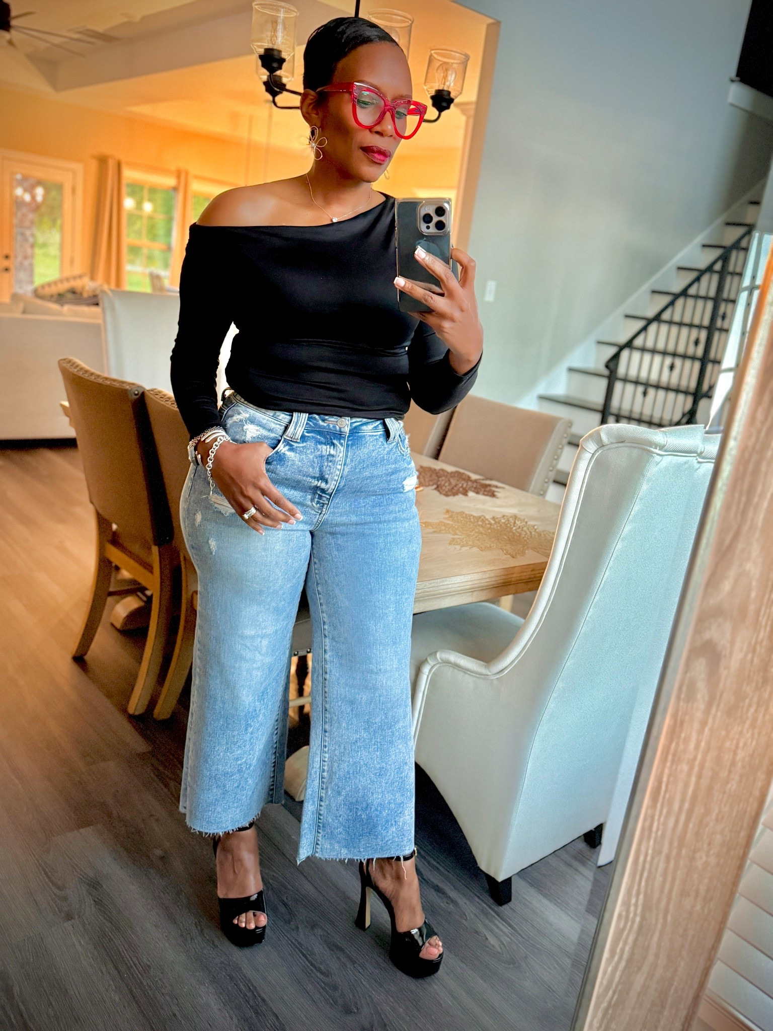 Effortless style is always the vibe. 🖤
An off-shoulder top + the perfect wide-leg jeans = an easy outfit that looks instantly polished. Adding heels elevates the whole look! Linking everything on my LTK. ✨


#LTKStyle #LTKFinds #LTKFashion #LTKUnder100 #LTKDenim #WideLegJeans #CasualChicStyle #EffortlessStyle #EverydayFashion #StyleInspo #FashionOver40 #ElevatedBasics #StreetStyleLook #ChicEveryday #DenimStyle

#LTKOver40 #LTKMidsize #LTKWorkwear