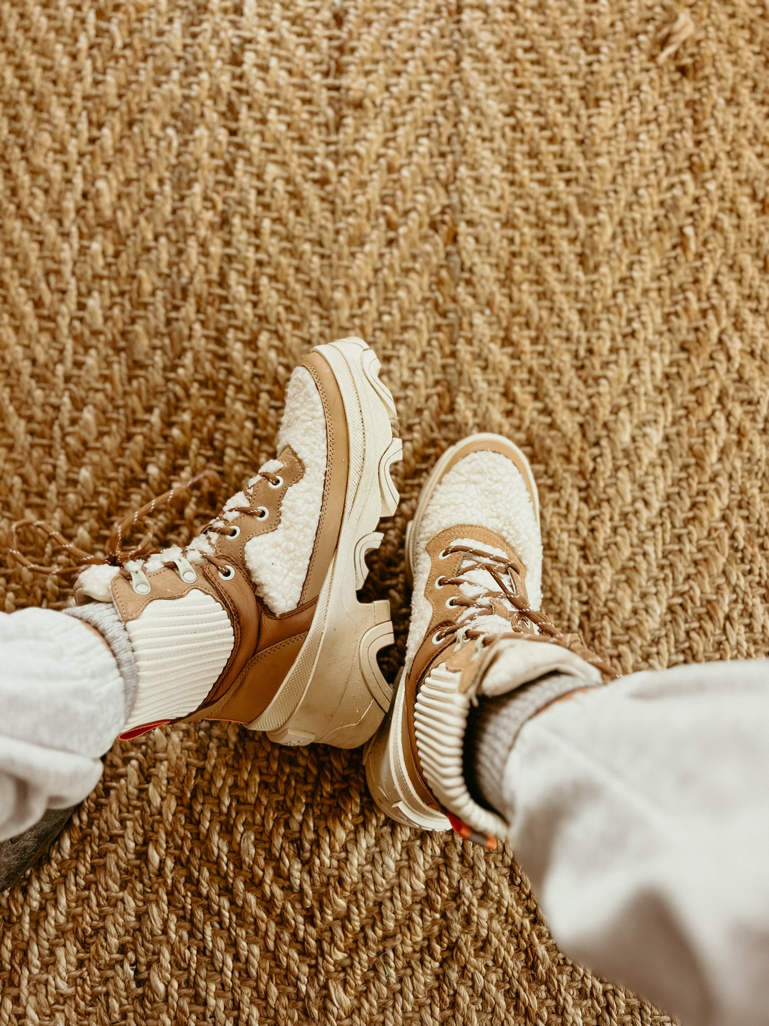 Been loving these sorel boots lately! I’ve always liked sorels but thought these were unique & easily go with outfits. Ftt I’m wearing a size 7.5!