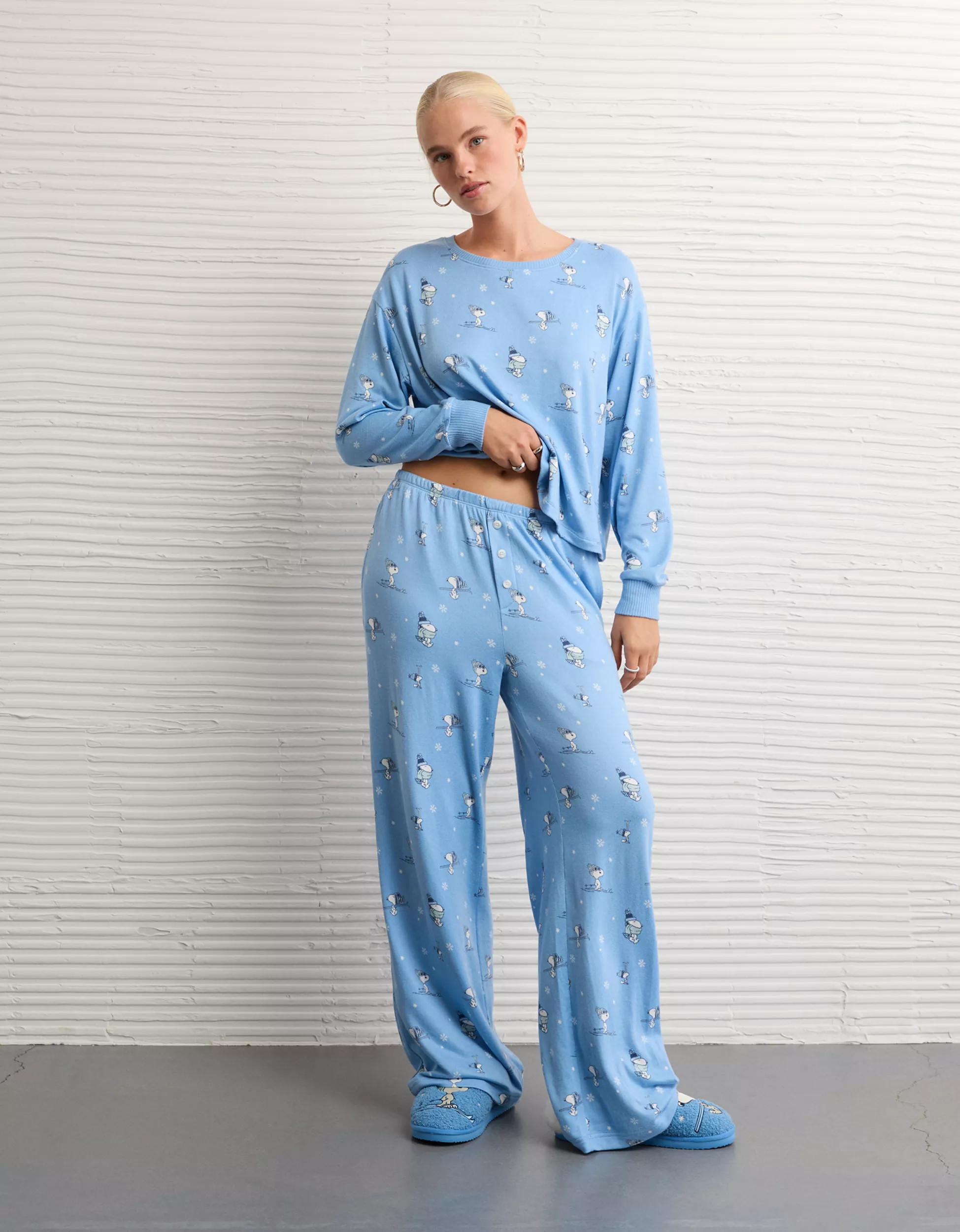 AE Luxe Plush Snoopy Long-Sleeve & Pant PJ Set | American Eagle Outfitters (US & CA)