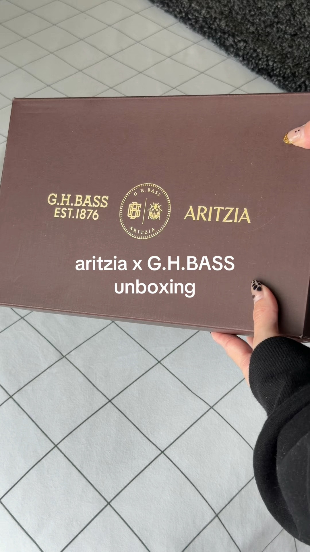 unboxing the new aritzia x GH BASS collab 🖤 can’t wait to style these loafers !!!
@Aritzia

loafers, all black style, aritzia haul, aritzia unboxing, spring outfits, spring style

#LTKvlog #LTKSeasonal #LTKWorkwear