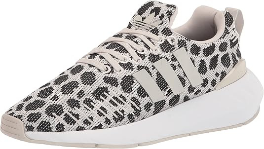adidas Originals Women's Swift Run 22 Sneaker | Amazon (US)