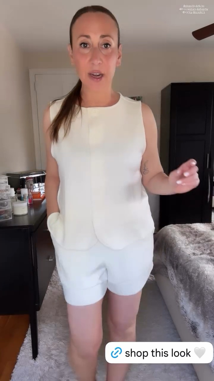 This is the most buttery soft set!  The cream color is elevated and this set can easily take you from errands in the day to dinner at night with a change of accessories!   I sized down one size to an XS in top and bottom. Plus I love that these pieces can be worn with lots of other outfits!

#LTKootd #LTKgrwm #LTKmomlife


shop.ltk @ltk.hq @ltk.creators @shopmy @varley @a.soliani