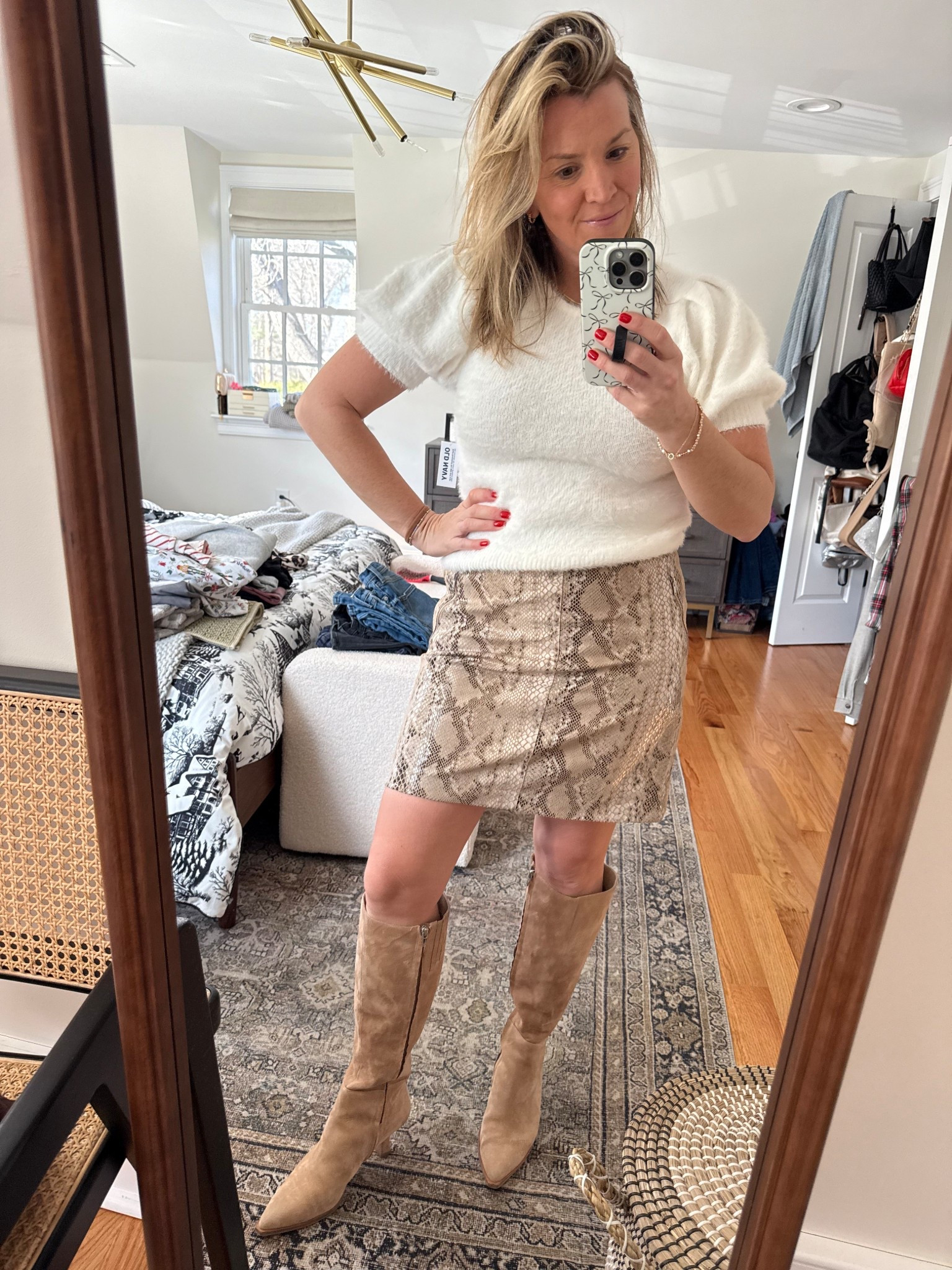 This skirt but more
Monochromatic 

#LTKgrwm #LTKootd #LTKdayinmylife