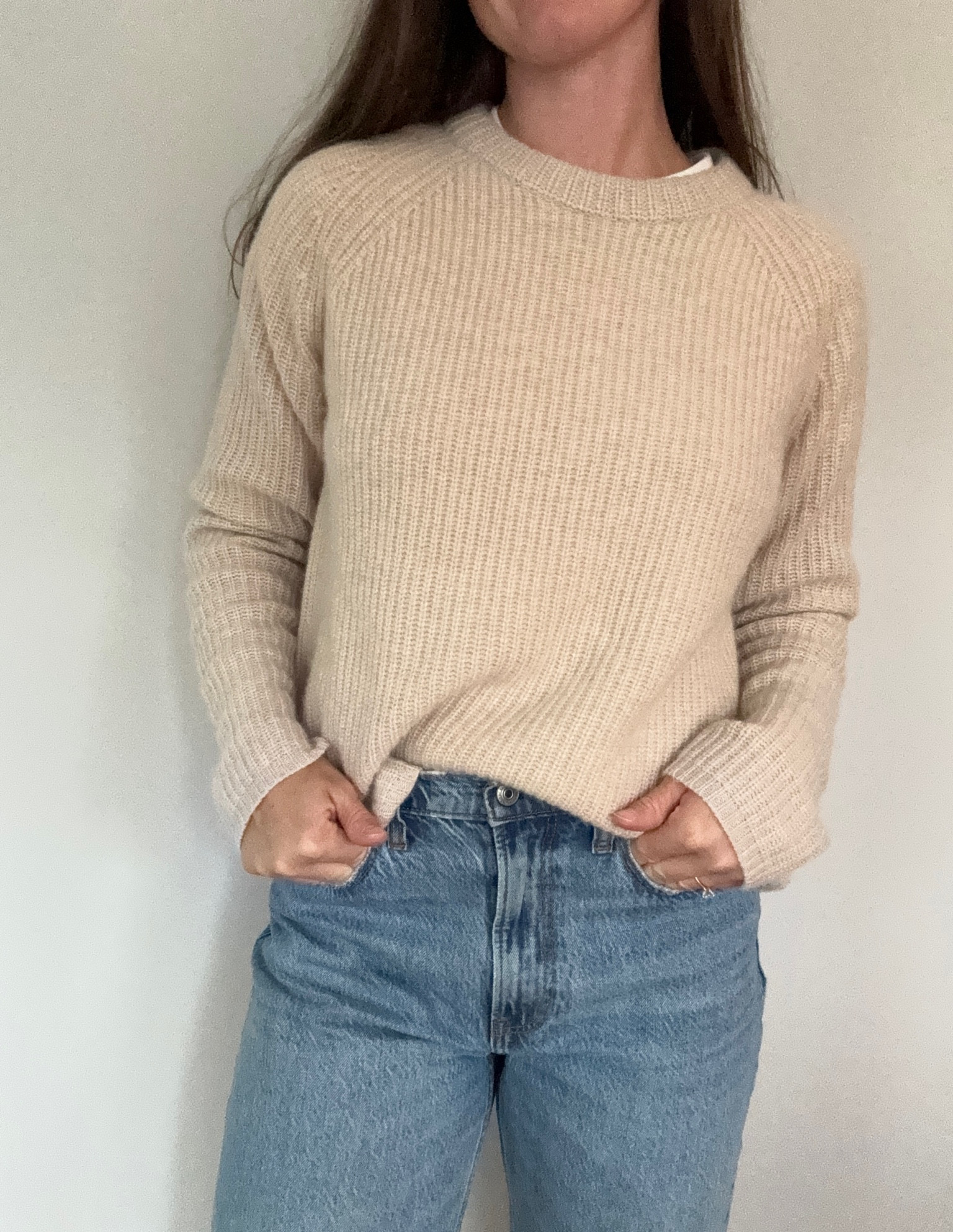 Cozy fall outfit of the day featuring a cashmere sweater and a pair of loose fit jeans 🤍  my sweater is color oatmeal and my jeans and color mediumm

Fall outfit | rainy day outfit | ootd

#LTKSeasonal