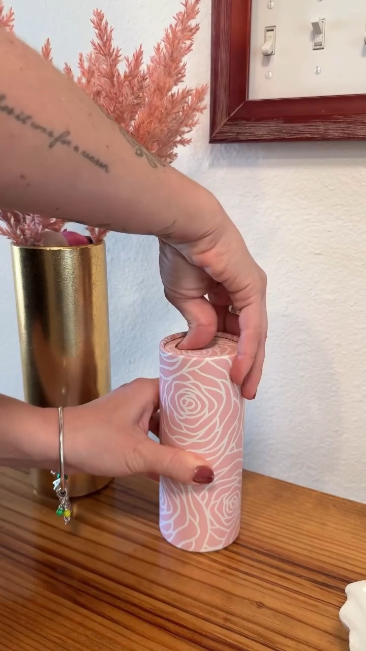 Everything I got from @athomestores & how I styled it in our entry way for valentines 💕🎀🌸🩷

#athome #partnership #besthomedecor #athomeinspo #valentinesdecor