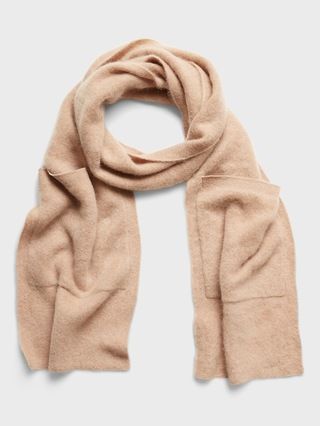 Brushed Cashmere Scarf with Pockets | Banana Republic (US)