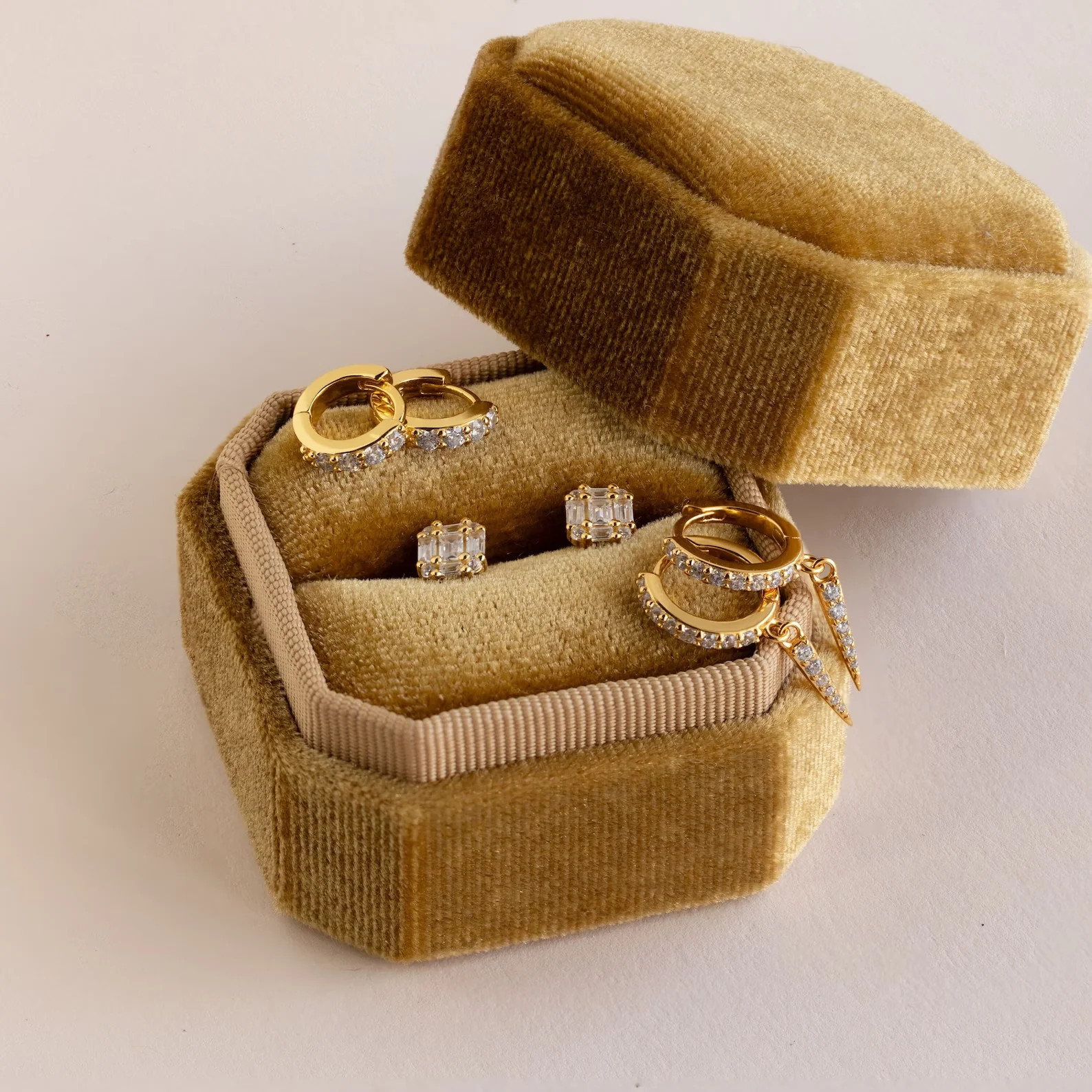 Mystery Earrings Box | Caitlyn Minimalist