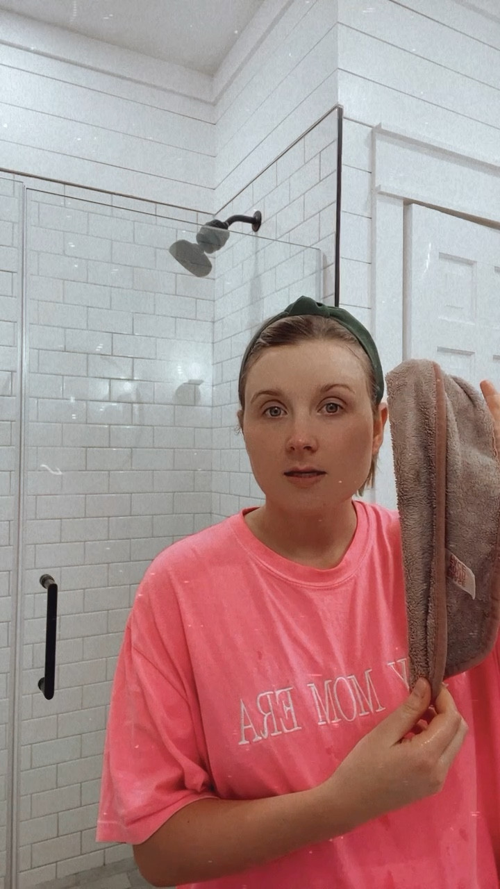 Makeup towels, headbands, shirt, skincare 🤍