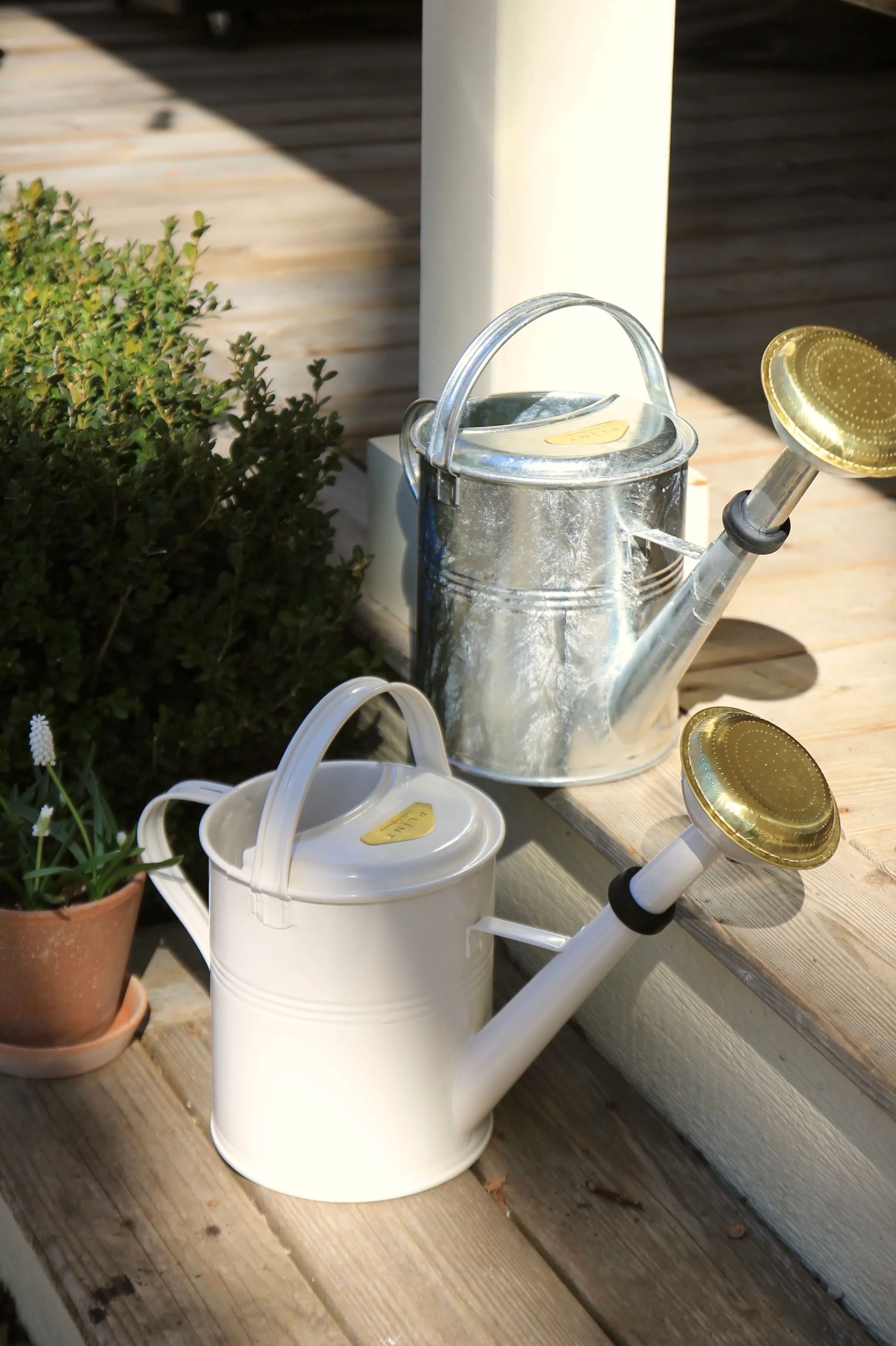Large Watering Cans | Cream & Zinc 5 Liter | JSH Home Essentials