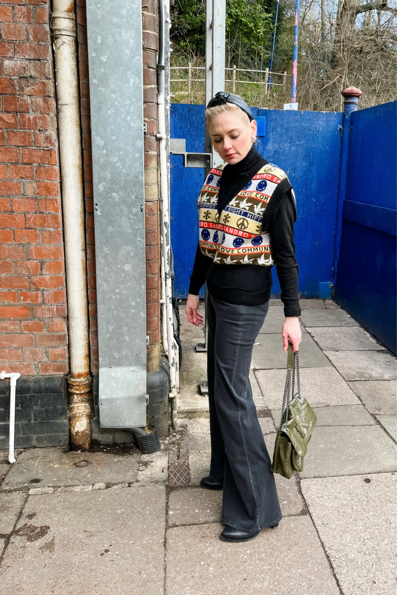 My husband asked me this morning: are flares back are they? My answer? They were never out baby. But I had forgotten how much I love them. 
•
•
•
•
•
#alexandraharper #ootd #wiwt #whatiamwearingtoday #styleatanyage #styleatanysize #everydaystyle #fashionblogger #styleinspo #styleblogger #dailyfashionideas #outfitpost #casualstyle #winterstyle #transeasonal #30plusstyle #40plusstyle #ootd 

#LTKunder50 #LTKstyletip #LTKeurope