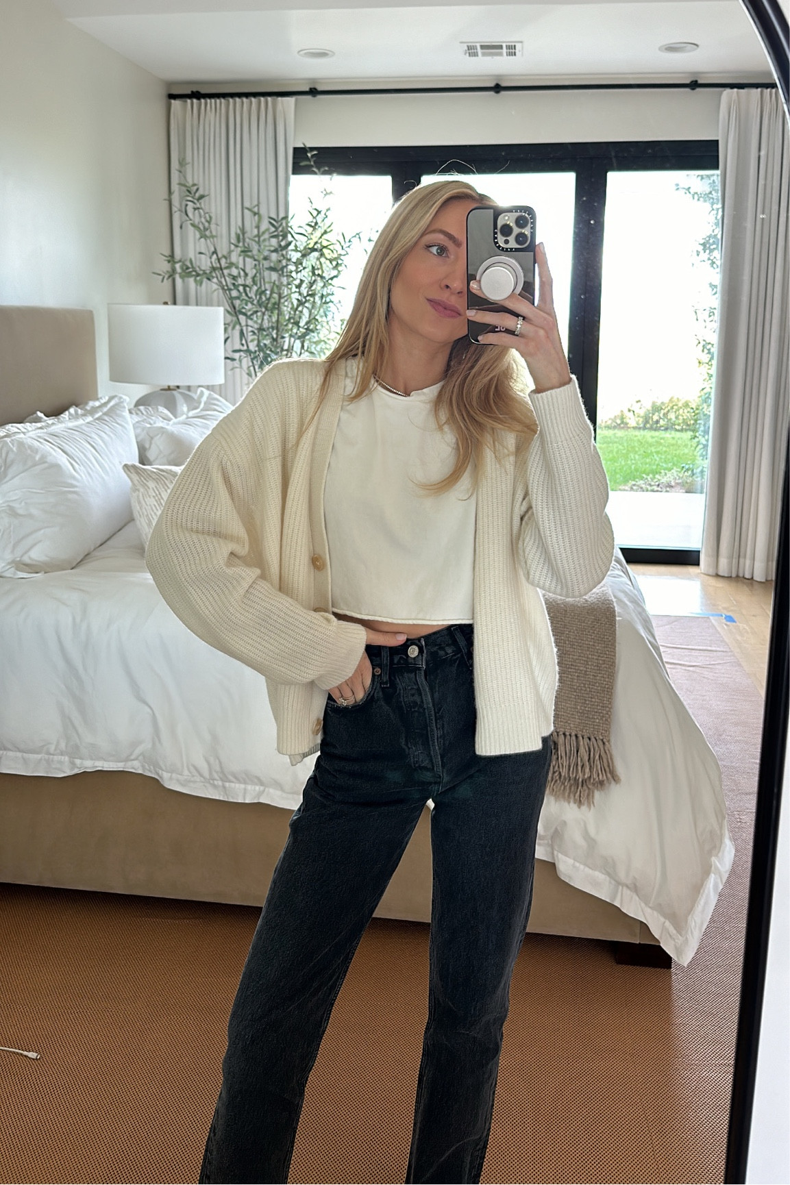 Brunch OOTD

Use code SE15 for 15% off the Jenni Kayne cardigan

Sizes worn here:

Tee XS (TTS)
Cardigan XS (oversized fit)
Jeans 23 (TTS)

#LTKSeasonal #LTKstyletip