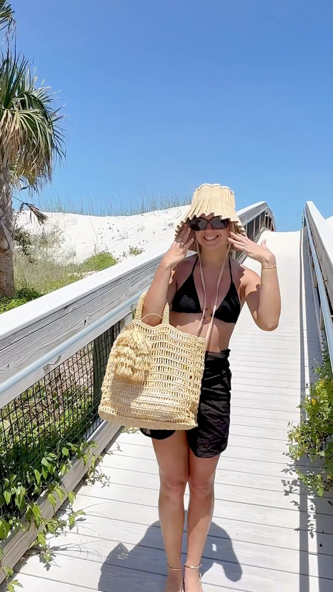 beach look 🖤

#LTKSwim #LTKootd