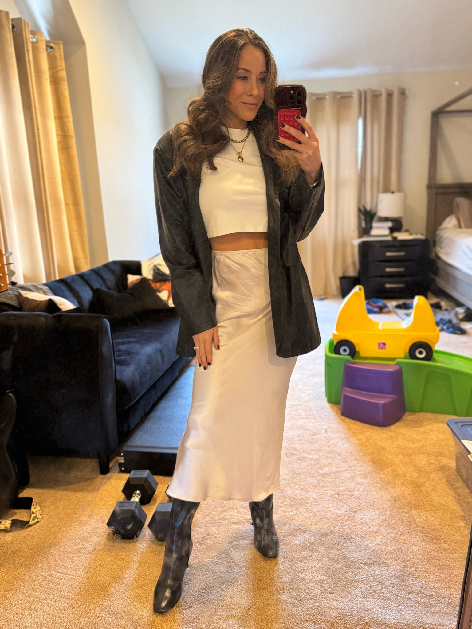 Comfy and chic outfit for Fall🖤

#LTKStyleTip #LTKShoeCrush 

#LTKFindsUnder100