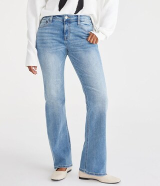 Curvy Mid-Rise Bootcut Jean | Aeropostale