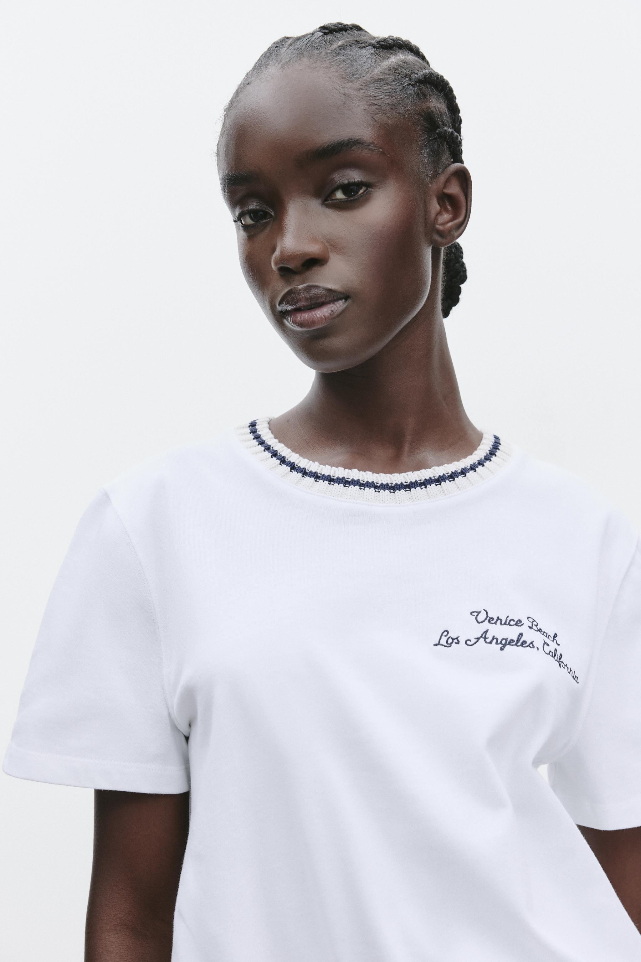 REGULAR FIT - ROUND NECK - NORMAL LENGTH - SHORT SLEEVESCotton T-shirt. Featuring a chunky knit r... | Zara UK