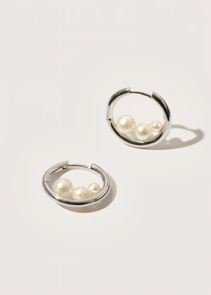 Trio Pearl Hoops | Otiumberg