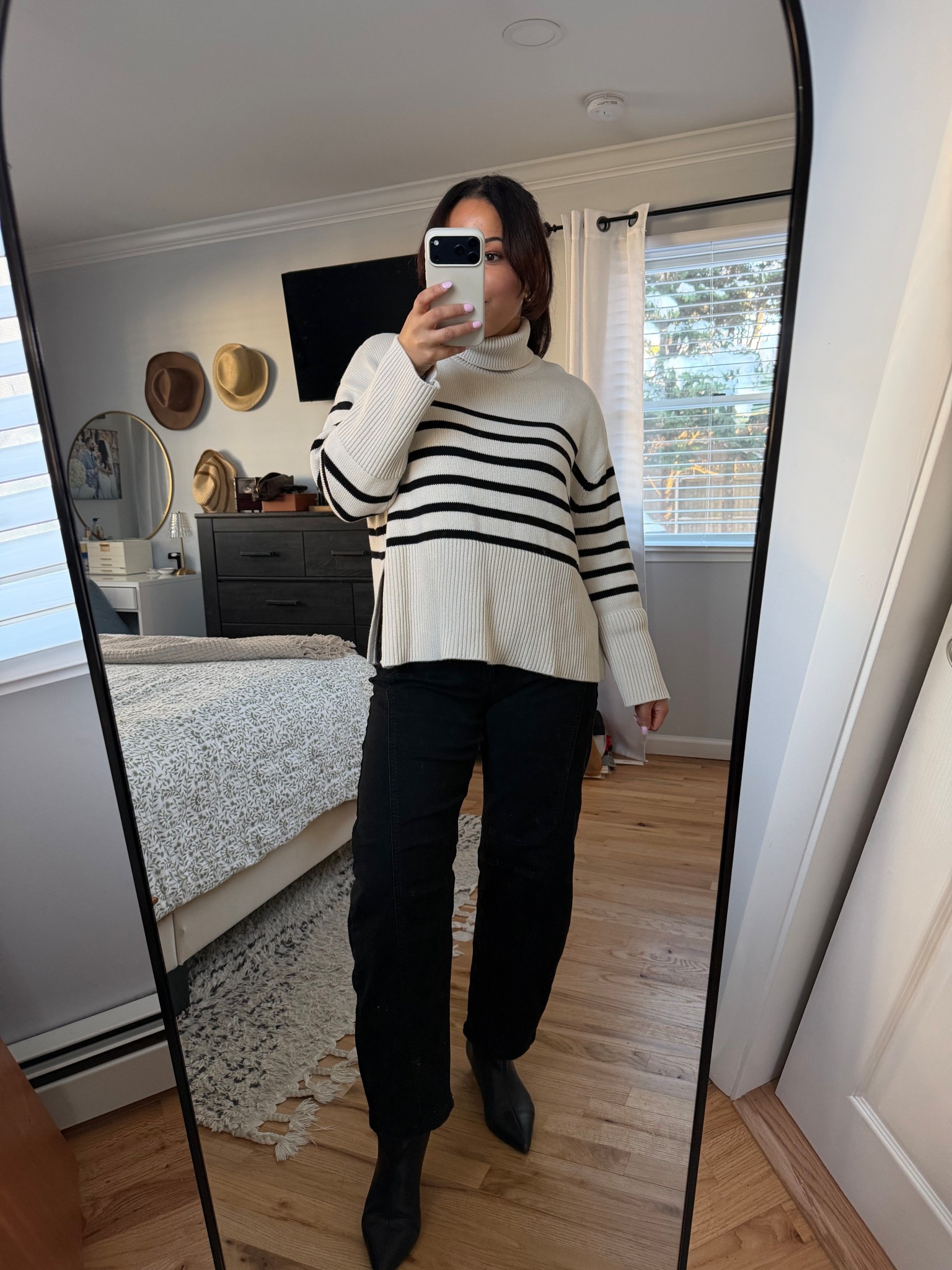 Causal outfit everyday outfit amazing barrel jeans Turtle neck sweater 

#LTKootd #LTKmomlife #LTKgrwm