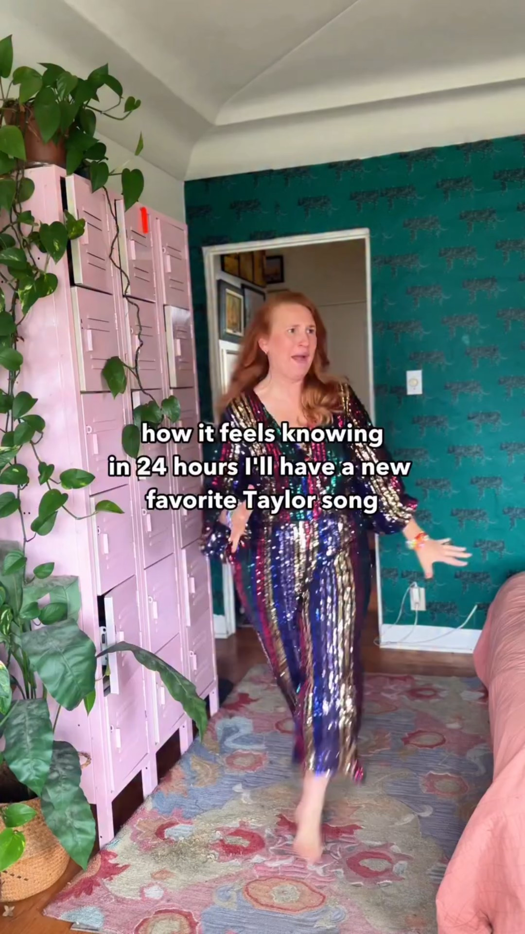 Showgirl is gonna carry my mental health until Christmas 🫶 

#thelifeofashowgirl #taylorswift