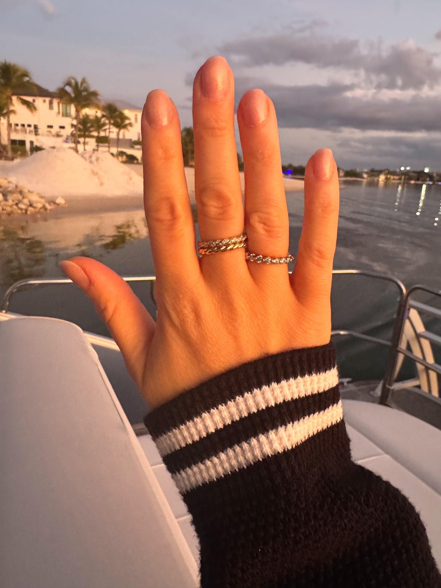 After weeks of darker nails, this nude felt like a refreshing change.

Did this one myself with a new shade from Londontown — simple, polished, and it makes my everyday jewelry pop.

Anyone else on a nude manicure kick?

#LTKSeasonal #LTKselfcare #LTKBeauty