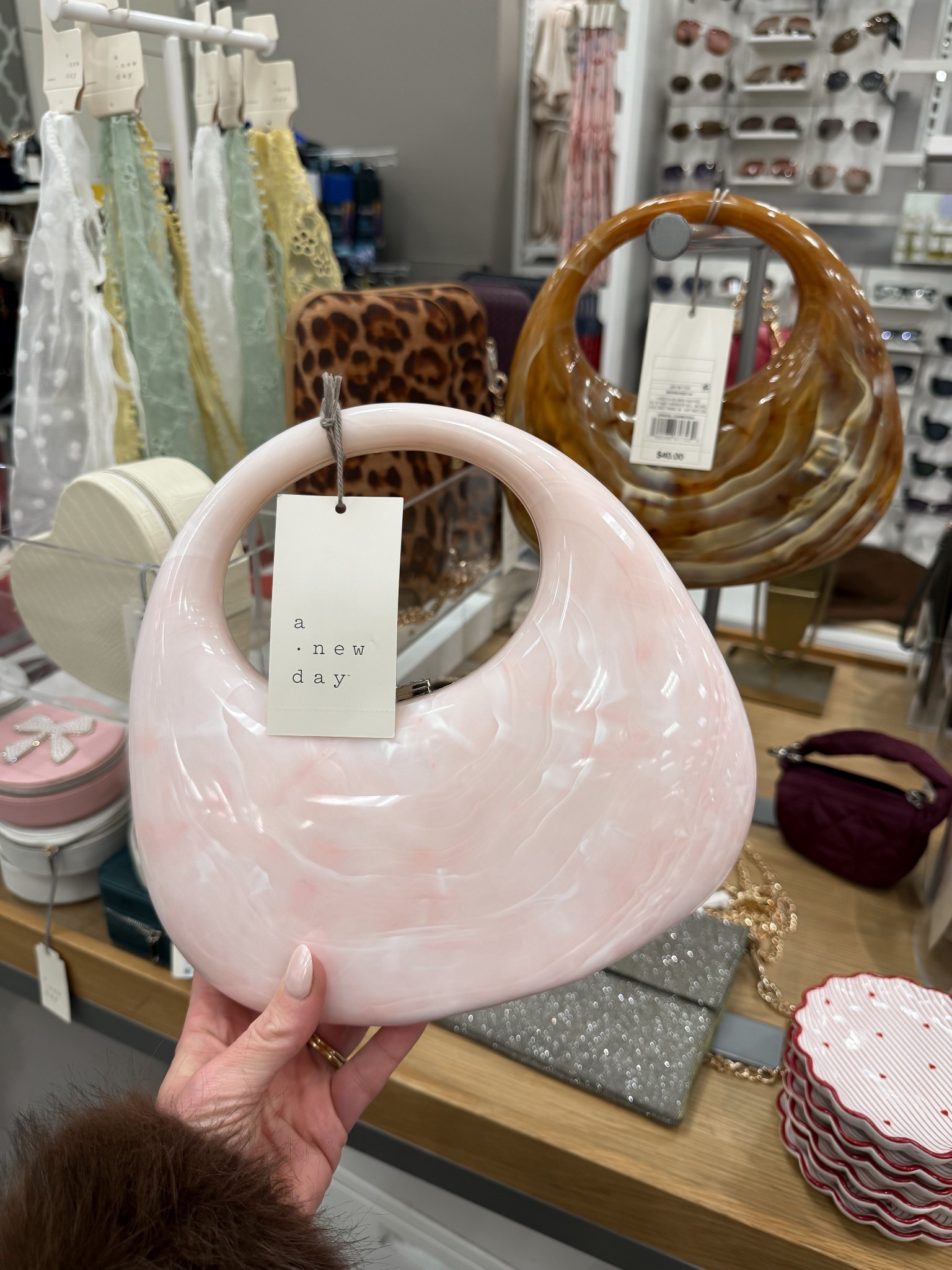 I’m kinda loving these marble looking purses. Target style 


#LTKFindsUnder50 #LTKSeasonal