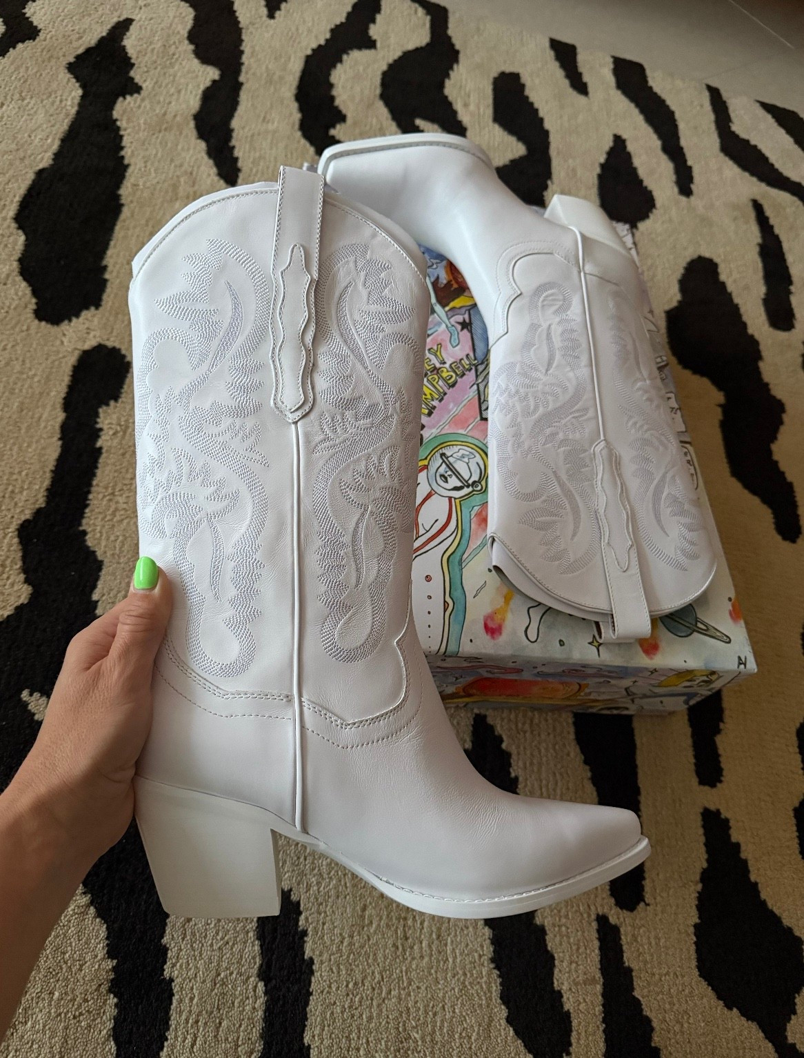 these anthro boots are on SALE !! 😍🌟🙌🏻