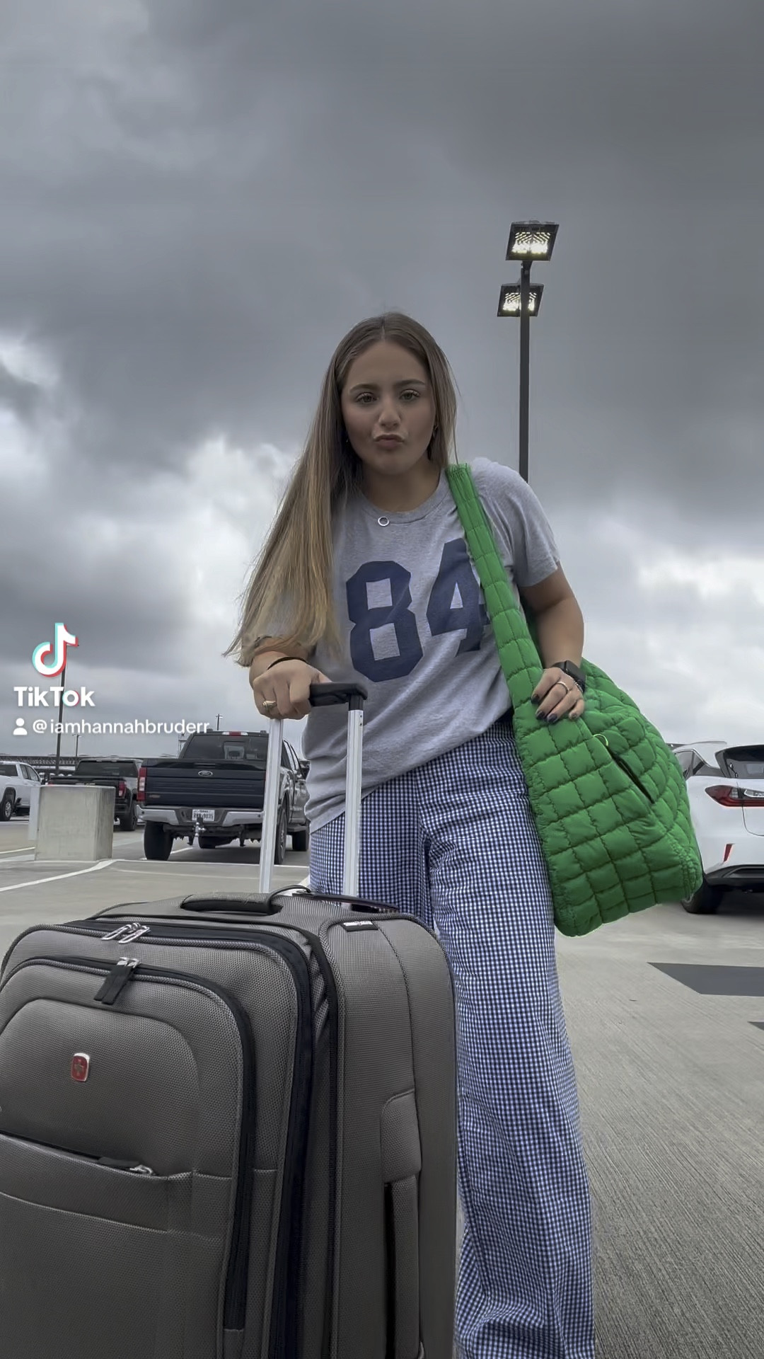 travel outfit 💙

#LTKVideo #LTKitbag #LTKtravel