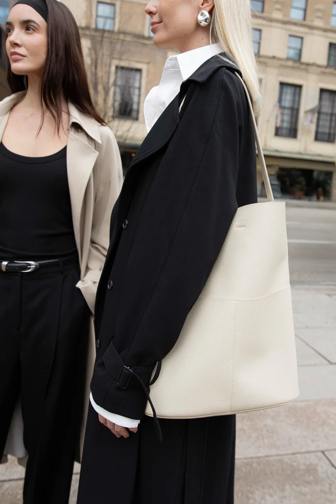 VEGAN LEATHER TOTE BAG | OAK + FORT