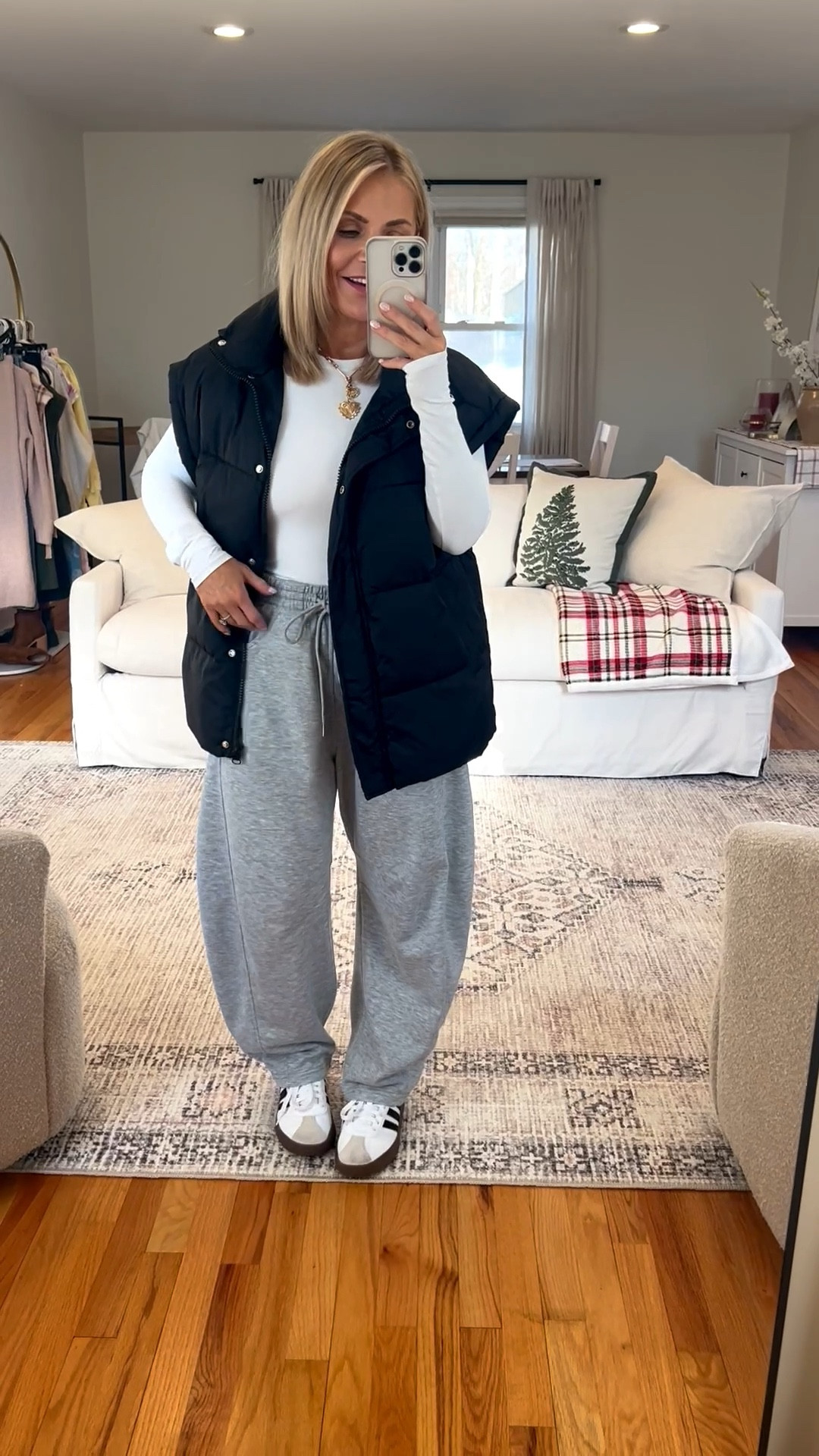 Amazon casual outfit idea that is perfect for winter!❄️



Amazon finds, Amazon fashion, Amazon outfit idea, winter outfit, casual outfit, petite fashion, midsize fashion, winter socks

#LTKootd #LTKMidsize #LTKPetite