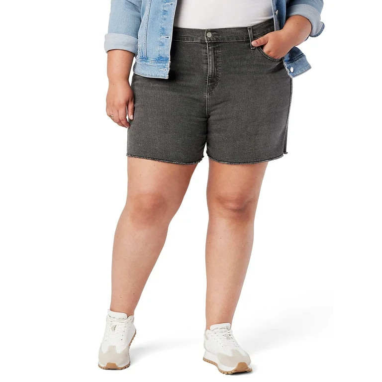 Levi Strauss Signature Women's Plus Size Heritage 5-Inch Fray Hem Shorts | Walmart (US)