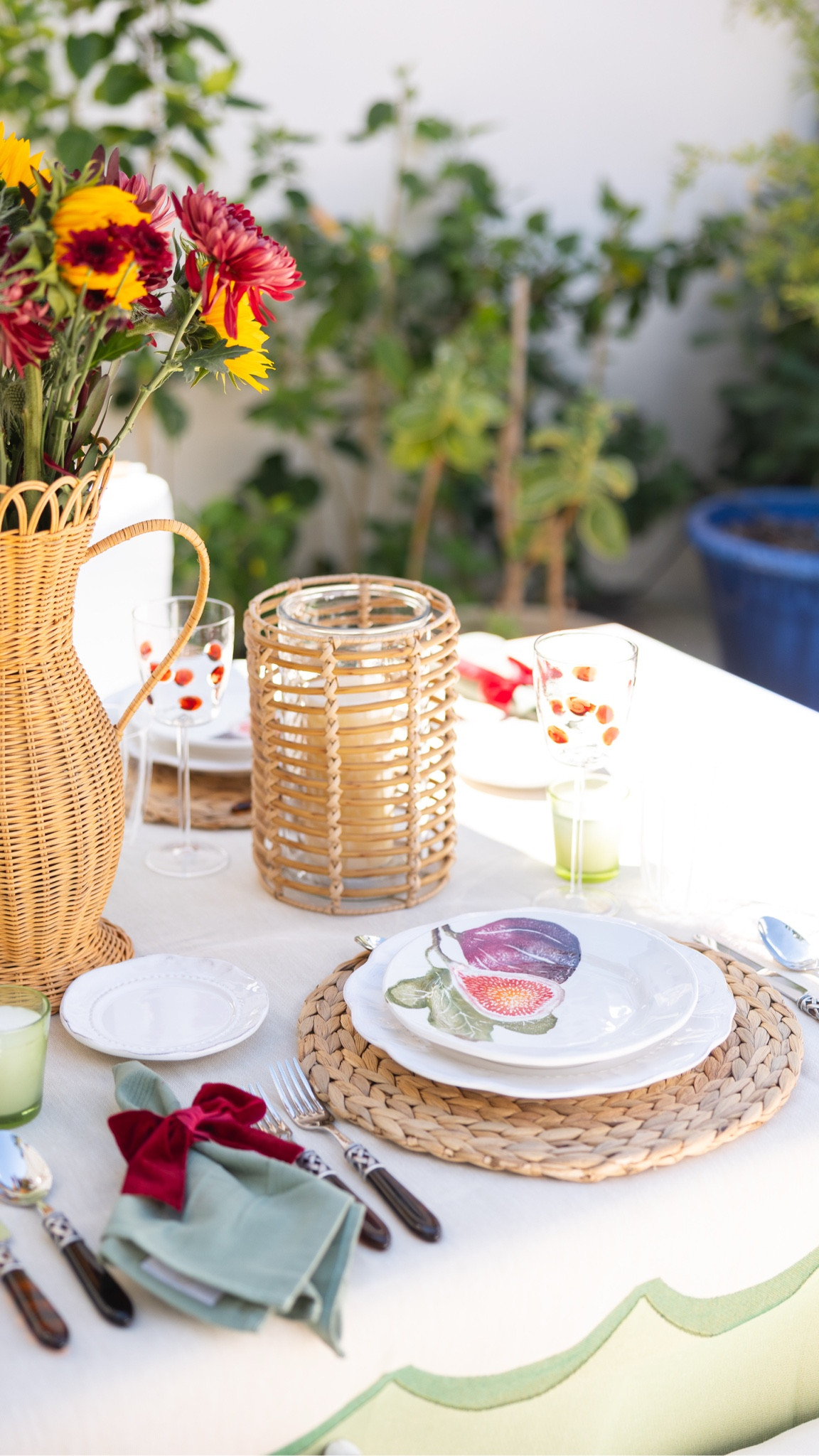 Informal, easy, breezy VIETRI Thanksgiving table.

#LTKParties #LTKSeasonal #LTKHome