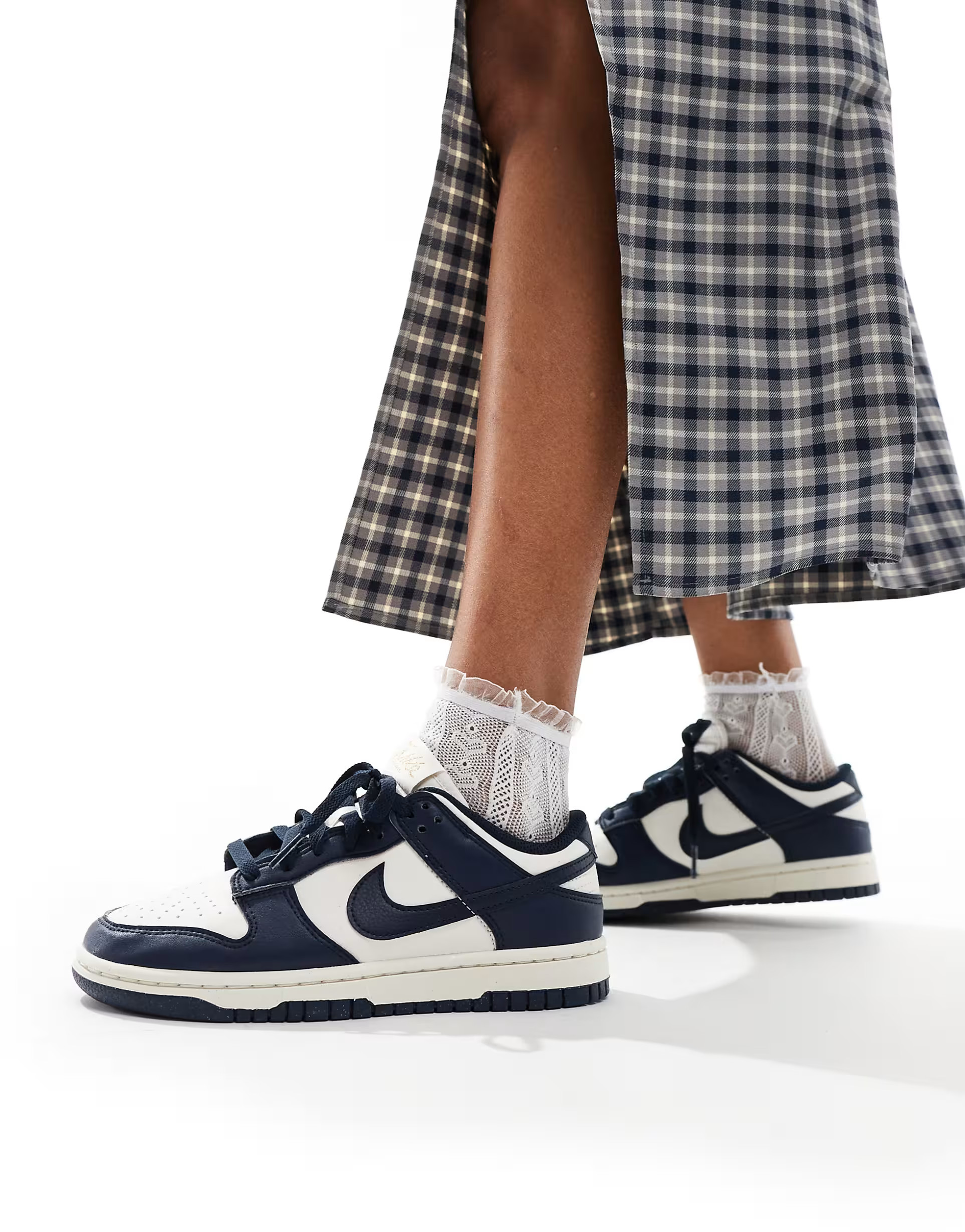 Nike Dunk Low trainer in navy | ASOS (Global)