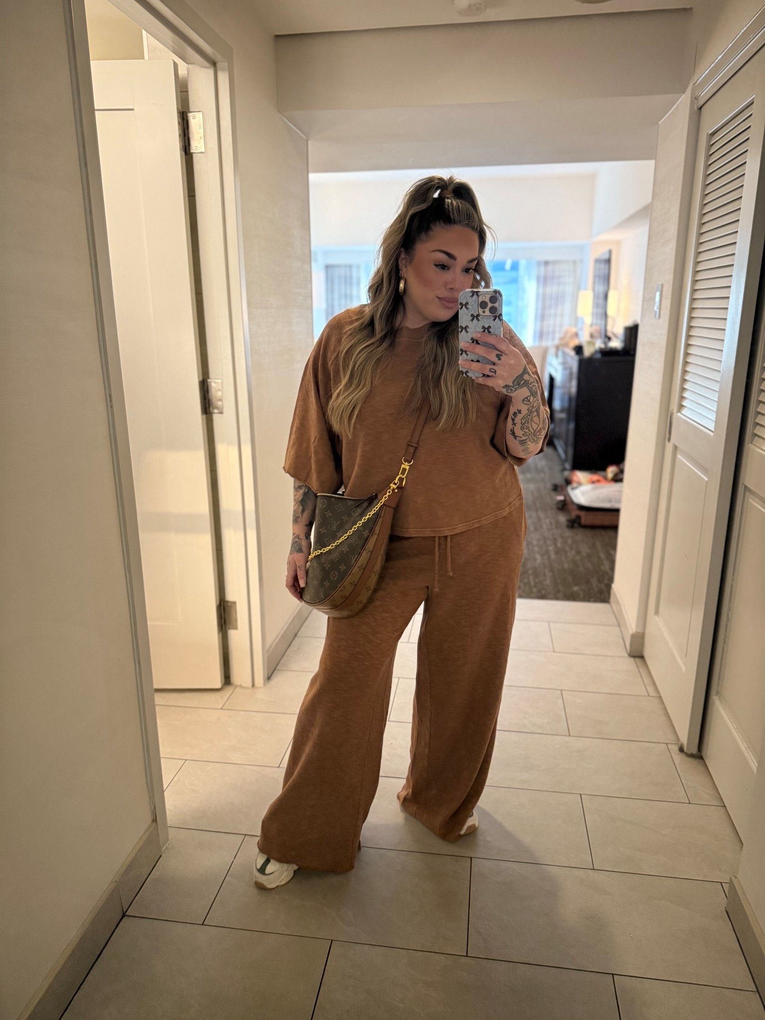 Pants in Medium
Top in Larger 

#LTKPlusSize #LTKootd #LTKPetite