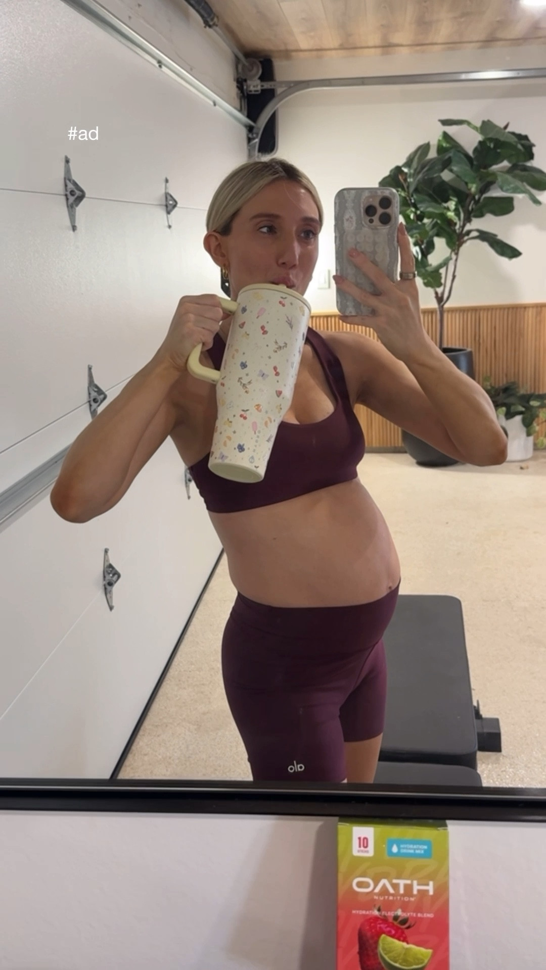 #ad It’s a sweaty workout kinda day, but we gotta first hydrate with @oathnutrition - now available in the sporting goods section at @target! #OathHydration #TargetFinds #TargetPartner #Target 
HIIT WORKOUT - 45 seconds on, 15 off x3
Jump squats
Lateral crab walks with jump squat 
Bear plank shoulder taps to hop outs 
Bear plank burpee to full stand 
Jumping jacks 
Squat to lateral leg lift 
Low squat to heel raise + pulse 

I’ve linked the electrolytes in my LTK shop so you can shop directly from there @Shop.LTK #liketkit 

Now get to the workout! :)