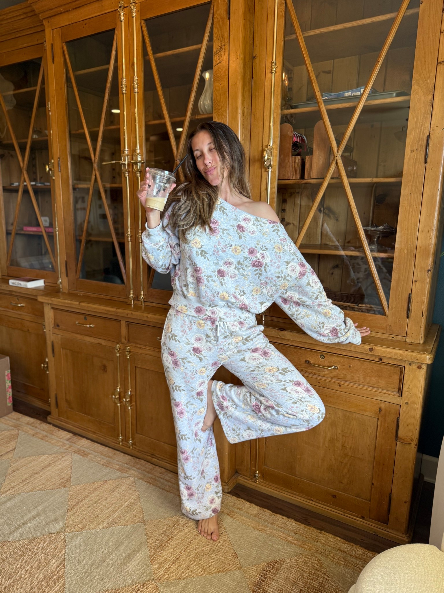 Softest lounge set! #loungewear #lounge #set #floral 

#LTKmomlife #LTKmorningroutine #LTKdayinmylife