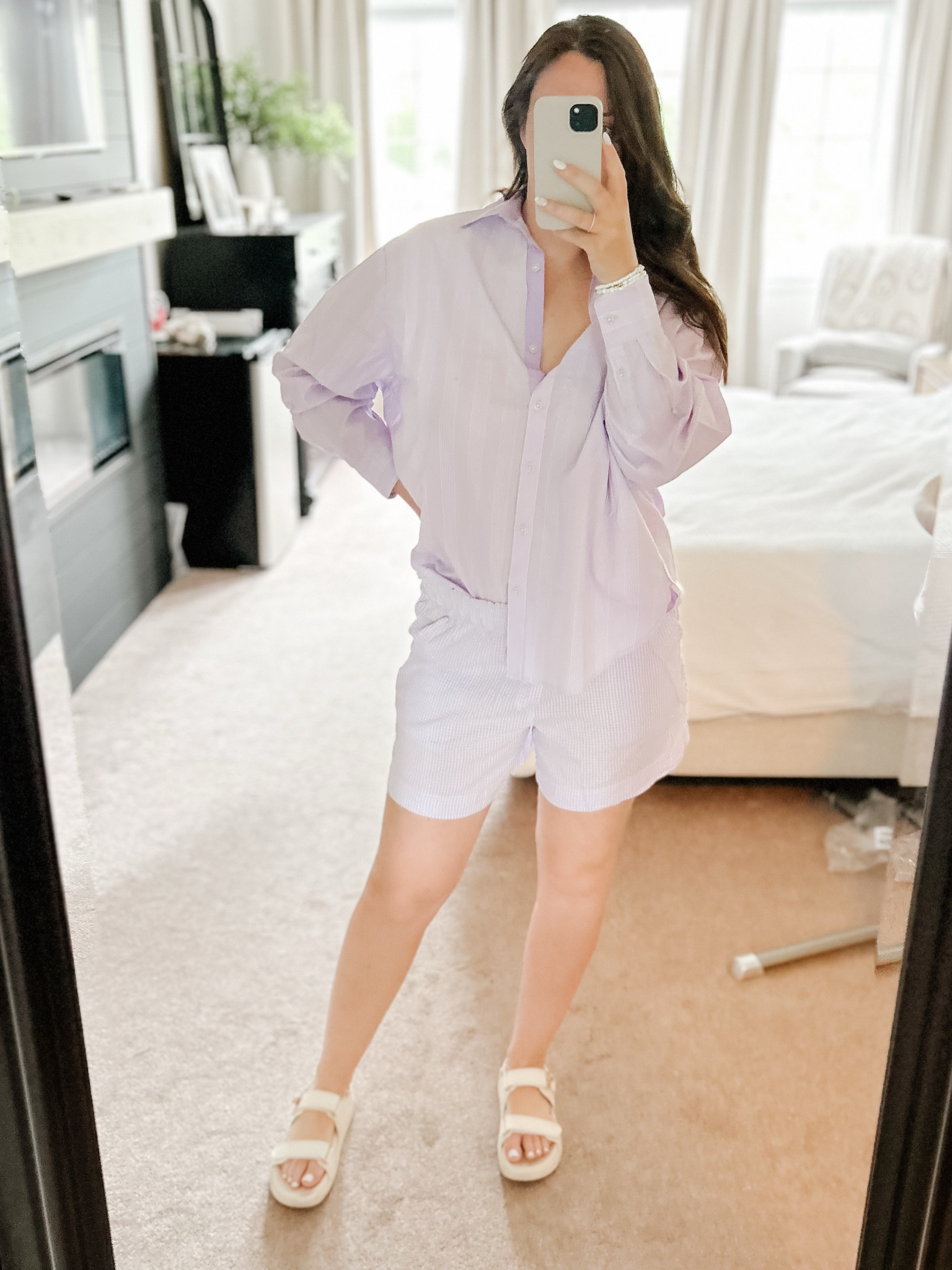 Daily midsize breastfeeding friendly Spring and Summer outfits 

Button down shirt (size S) and shorts (size M) both from Aerie 




#LTKcanada #LTKspring #LTKmidsize