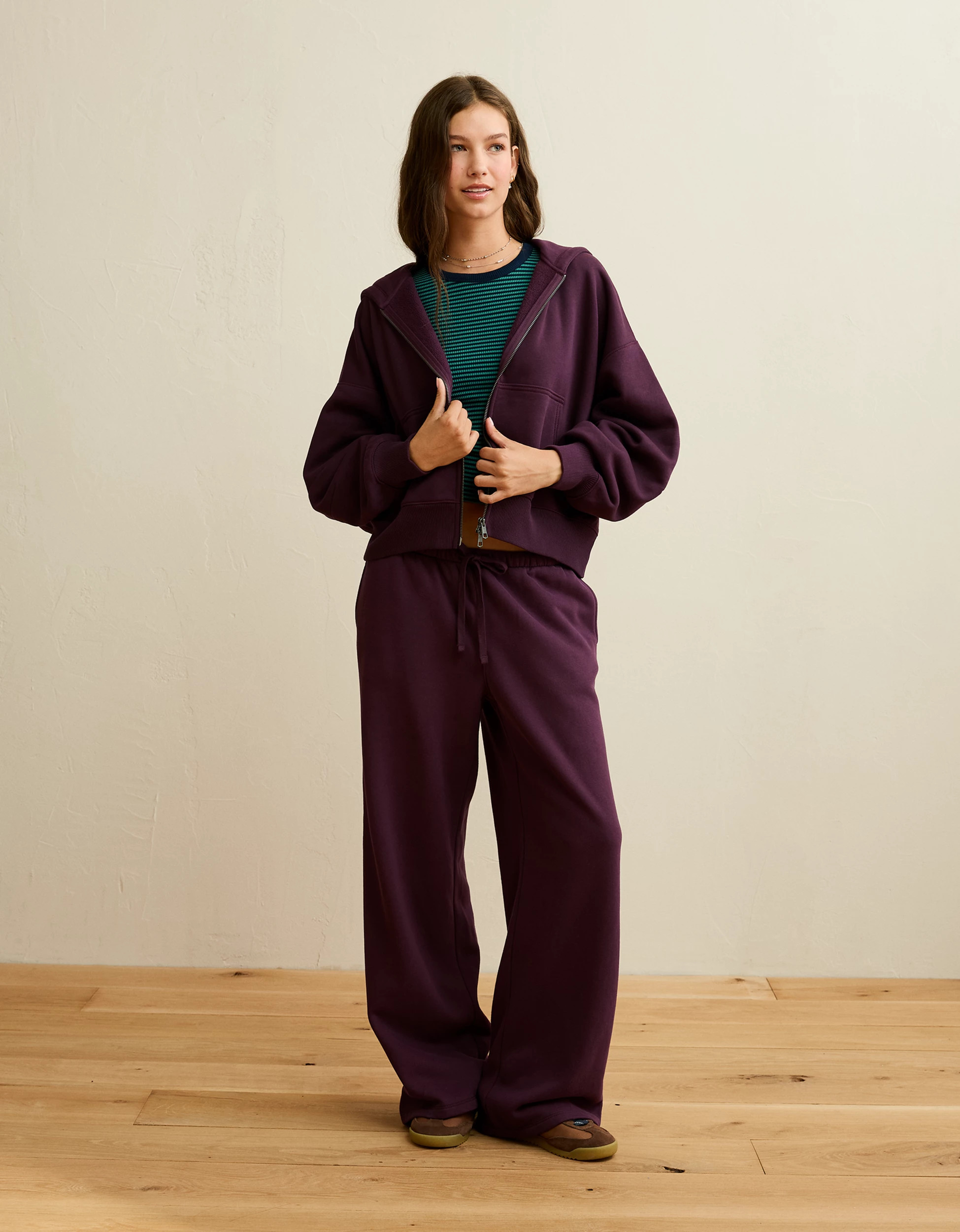 AE Everyday Luxe Straight Sweatpant | American Eagle Outfitters (US & CA)
