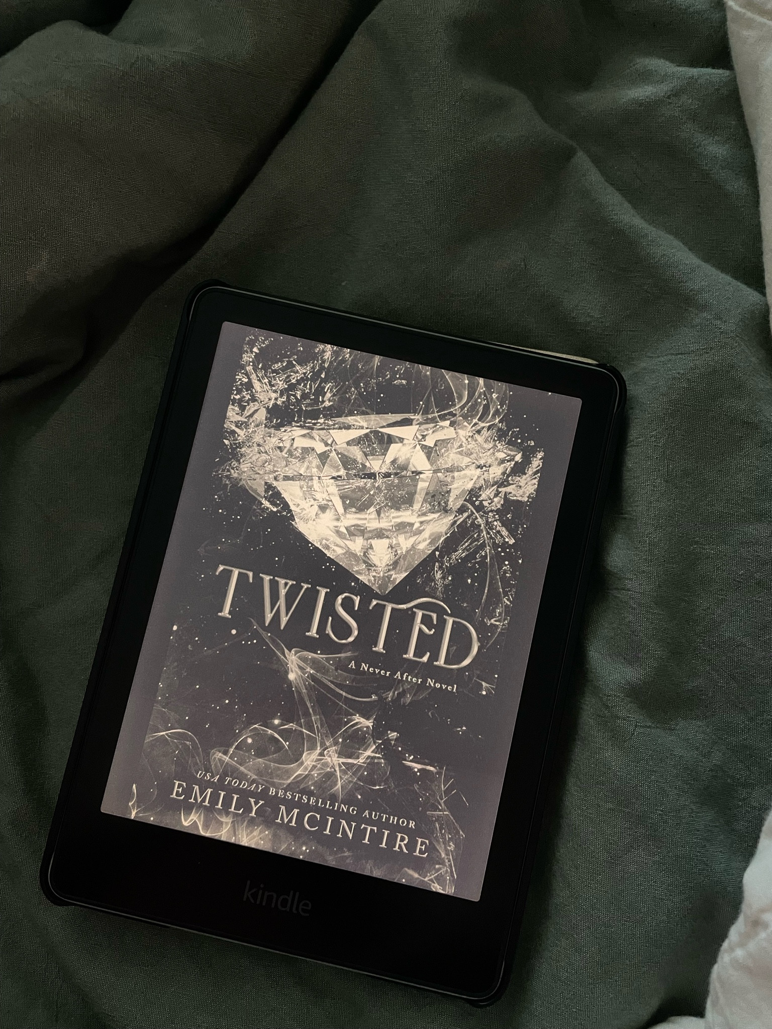 A fairytale dark romance series I’ve been LOVING lately 🖤

Book club | reading recommendations 

#LTKSeasonal #LTKGiftGuide #LTKSpringSale