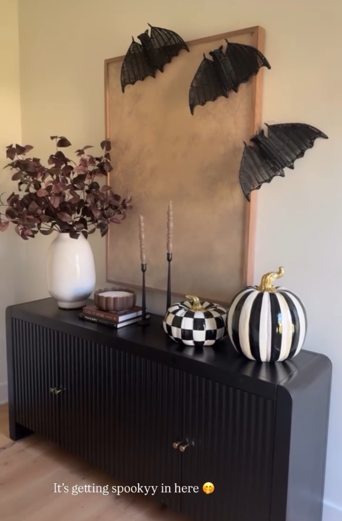 Touch of Halloween 

#mackenziechilds #pumpkins #bats #potterybarn #target #decorbooks

#LTKHome #LTKSeasonal #LTKHalloween