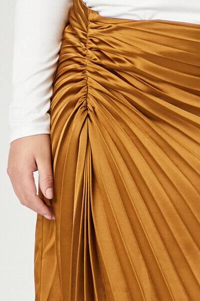 Plus Size Pleated Satin Skirt | Forever 21