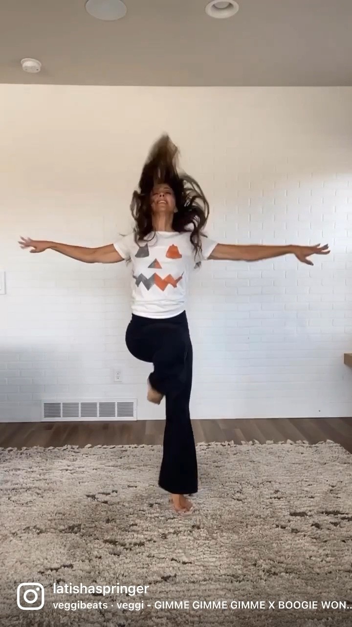 My looks from yesterday’s reels! Wearing a size xs in costume and black pants. Size small in tee! #costume #halloween #flarepants 

#LTKSeasonal #LTKHoliday #LTKunder50