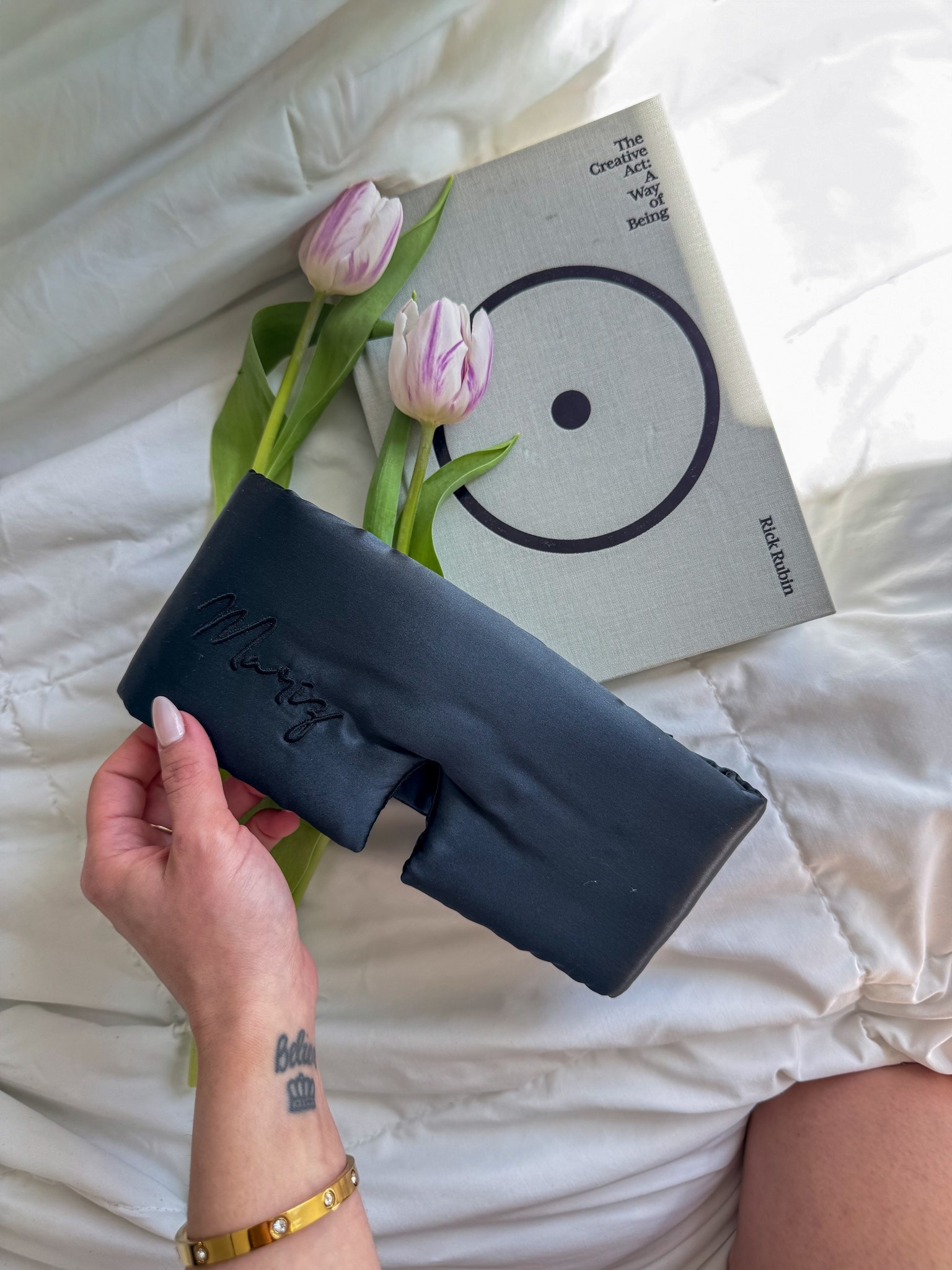 Peaceful nights and mornings with our silk adjustable sleep mask in black noir from Mariz Silk Essentials ✨ the perfect gift for him and her this Valentine’s Day 🩷

Shop yours right now at www.marizforyou.com

#valentinesgifts #valentinesday #silksleepmask #giftsidea #silkpillowcases

#LTKBeauty #LTKmorningroutine #LTKselfcare