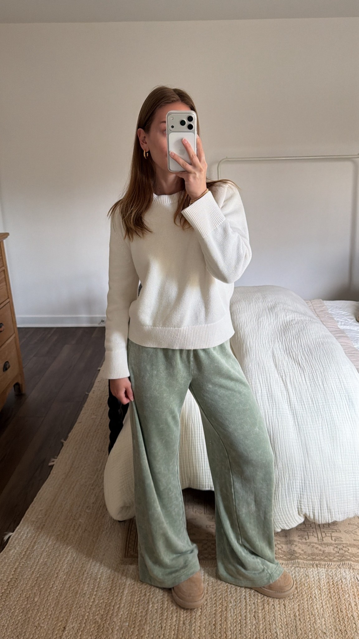 4/1/26 Cozy Morning Loungewear

My cozy morning outfit 🤍 Wearing my Aerie super soft green sweatpants with my Abercrombie cream sweater.

Simple, comfortable, and perfect for slow mornings at home. Everything is linked here ✨

#LTKootd #LTKmorningroutine