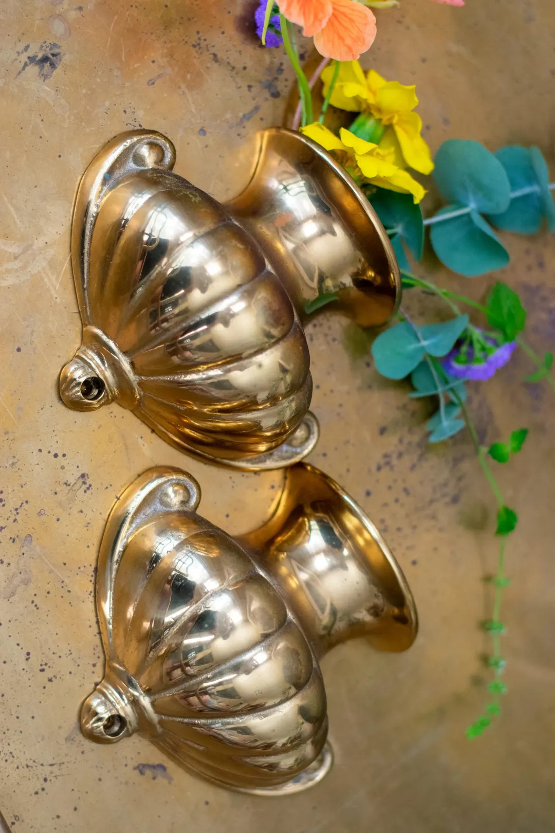 Vintage 1980's Bombay Brass Wall Pocket Vases Urns - Etsy | Etsy (US)