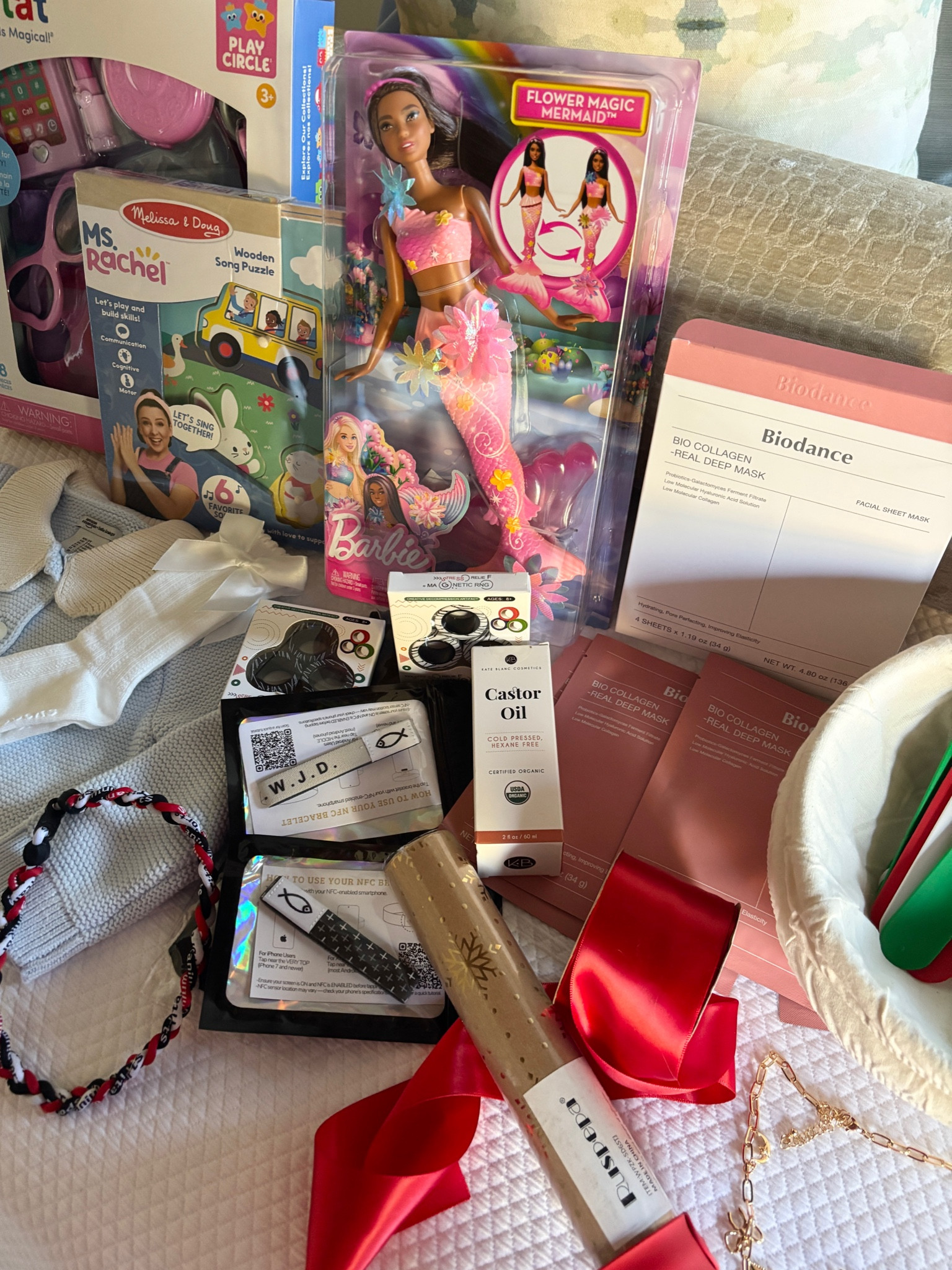 The secret is out!! Amazon Haul is the spot to find the best deals around! Everything is under $20 and today (11/11) items are as low as .11!!! Shipping is free when you spend $25 ~ and the more you find, the more you save! 🙌🏻 


@amazon
#founditonamazon
#ad

#LTKGiftGuide #LTKFindsUnder50 #LTKHoliday